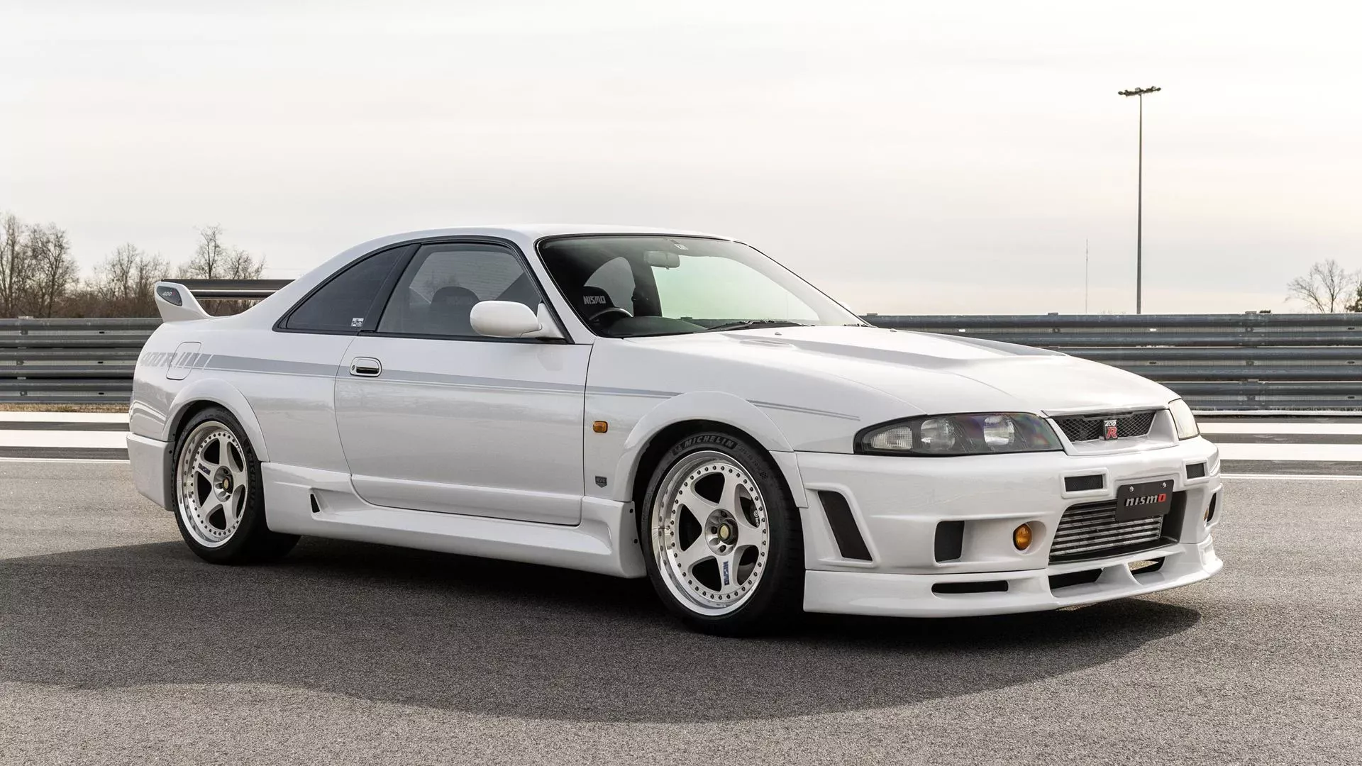 Solo hay 44 en el mundo: el Nissan Skyline R33 NISMO 400R busca dueño… y ahora puede ser tuyo