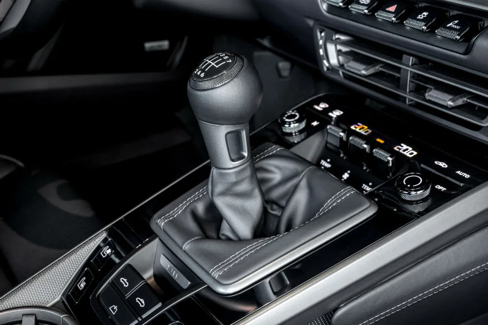 Porsche patenta un cambio que funciona como manual y automático