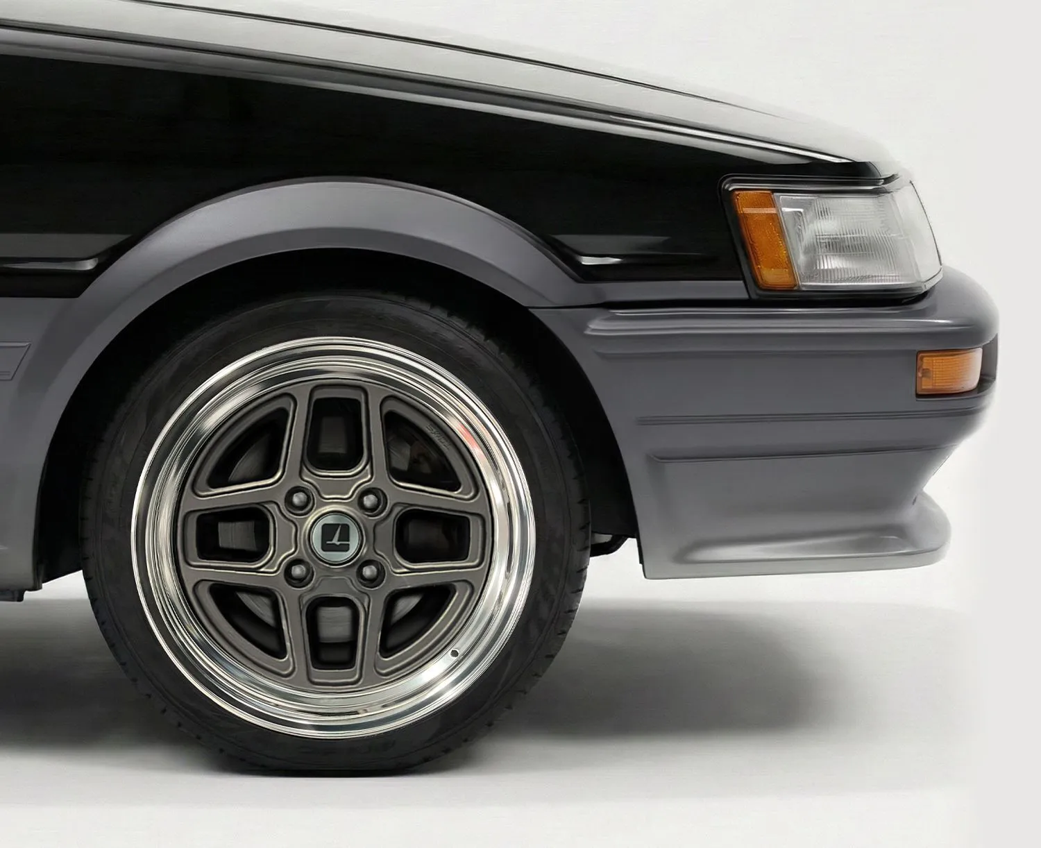 Estrenar un Toyota Corolla Levin AE86 cuesta como un GR Supra 3.0 Turbo… ¿tú cuál comprarías?