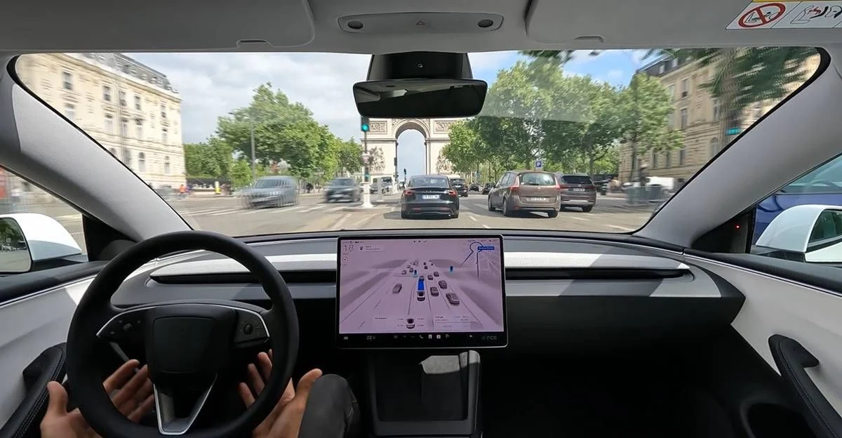 El FSD de Tesla se ha aprobado finalmente en Europa… pero todavía no estará disponible en España