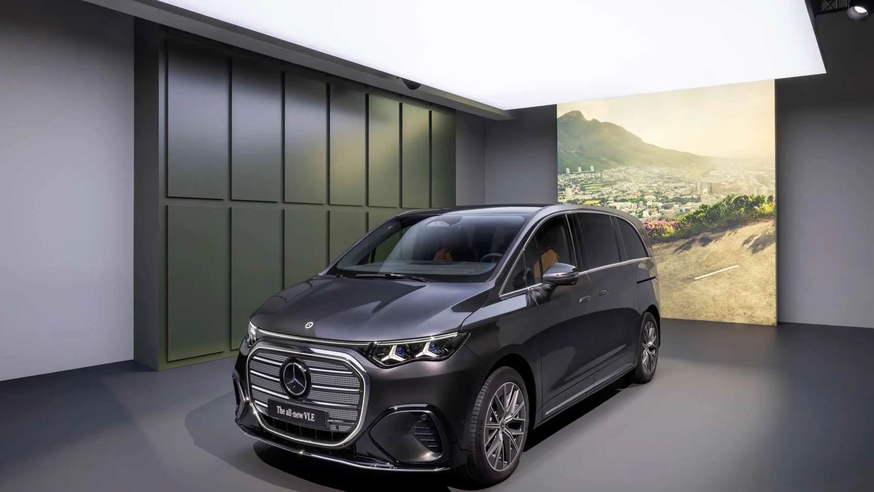 713 km, hasta 8 plazas y hecho en España: el nuevo Mercedes VLE es el eléctrico familiar que quiere cambiarlo todo