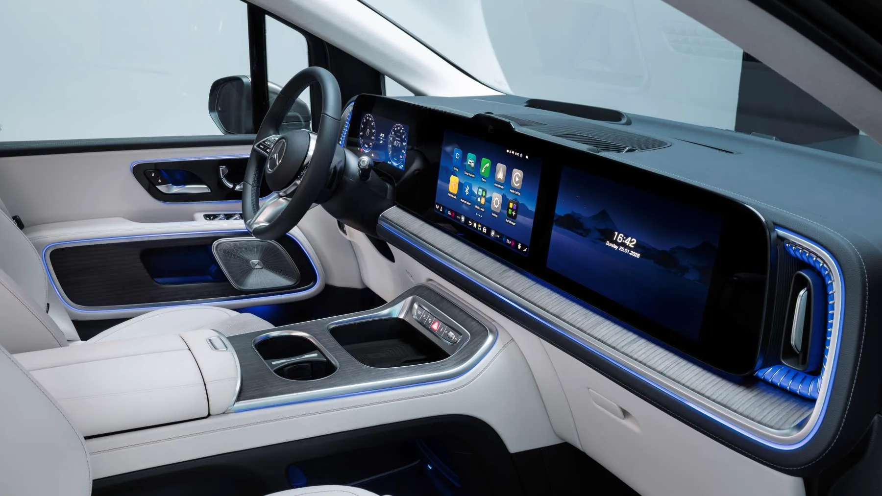 713 km, hasta 8 plazas y hecho en España: el nuevo Mercedes VLE es el eléctrico familiar que quiere cambiarlo todo