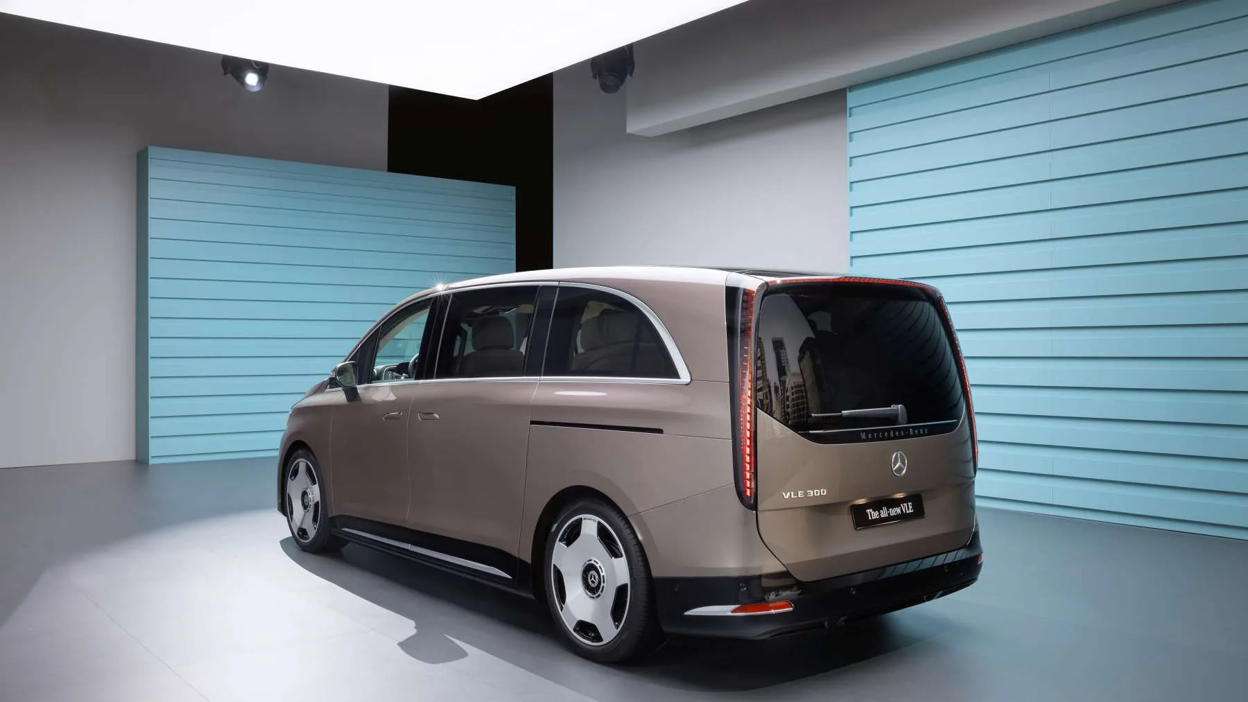 713 km, hasta 8 plazas y hecho en España: el nuevo Mercedes VLE es el eléctrico familiar que quiere cambiarlo todo