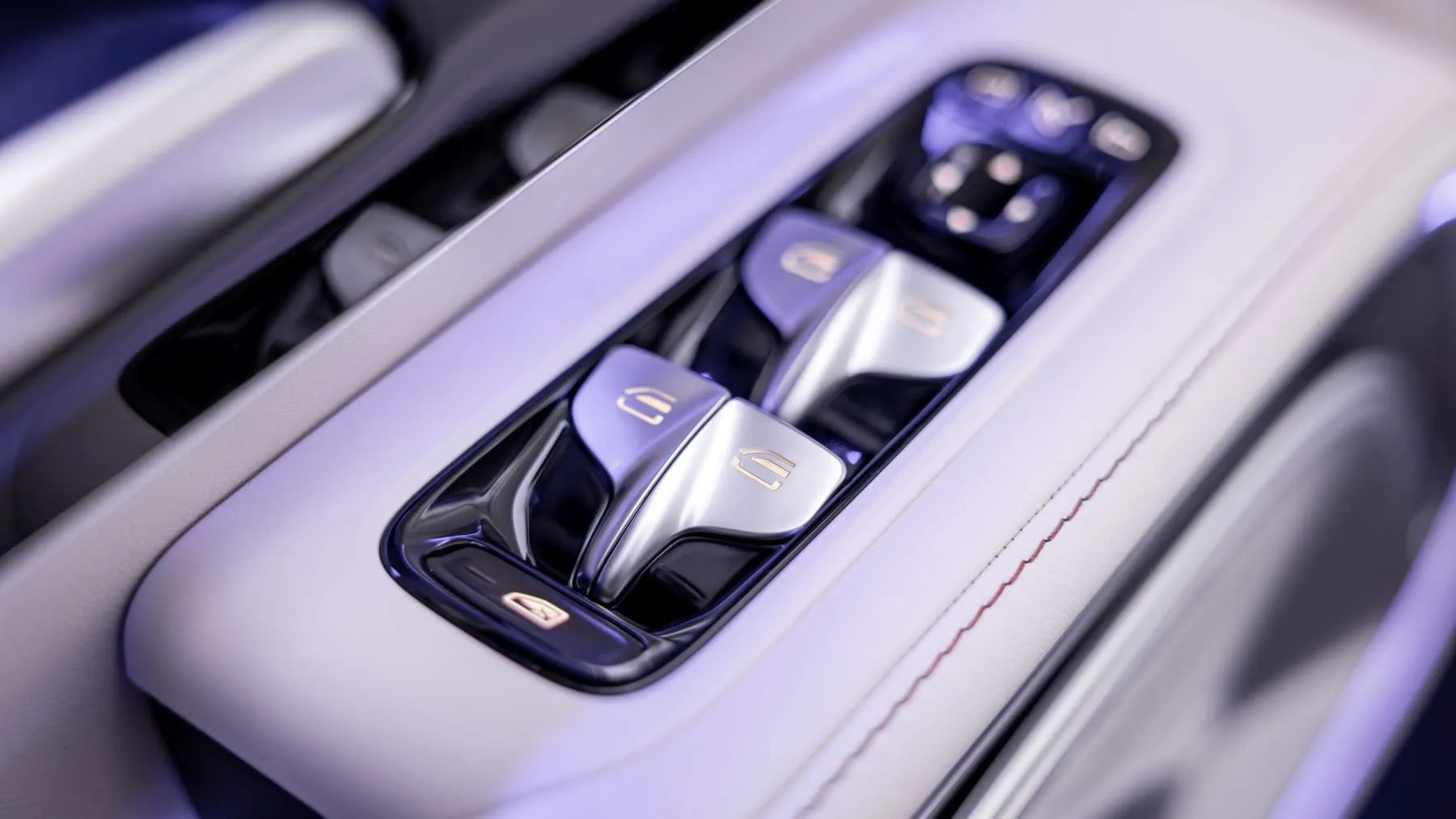 713 km, hasta 8 plazas y hecho en España: el nuevo Mercedes VLE es el eléctrico familiar que quiere cambiarlo todo