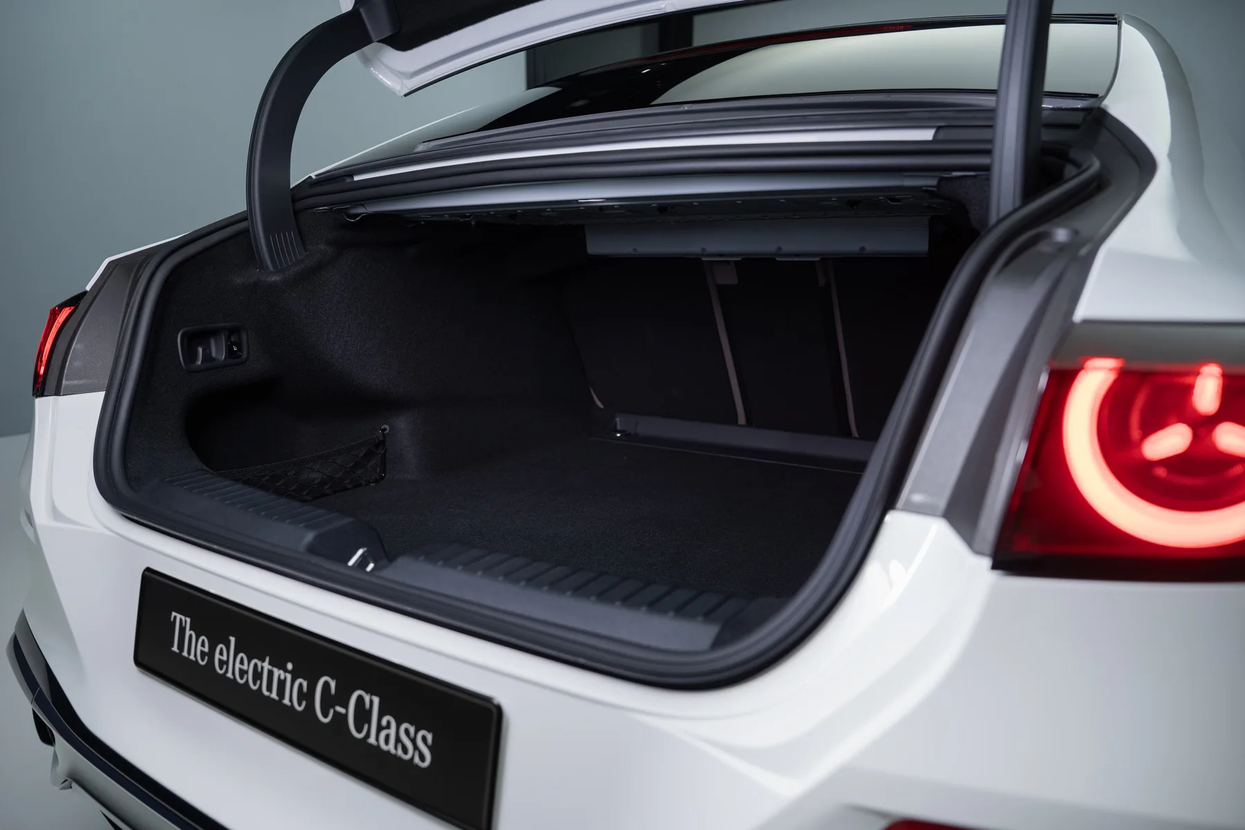 El Mercedes Clase C eléctrico ya tiene precio: 743 km para olvidar al diésel