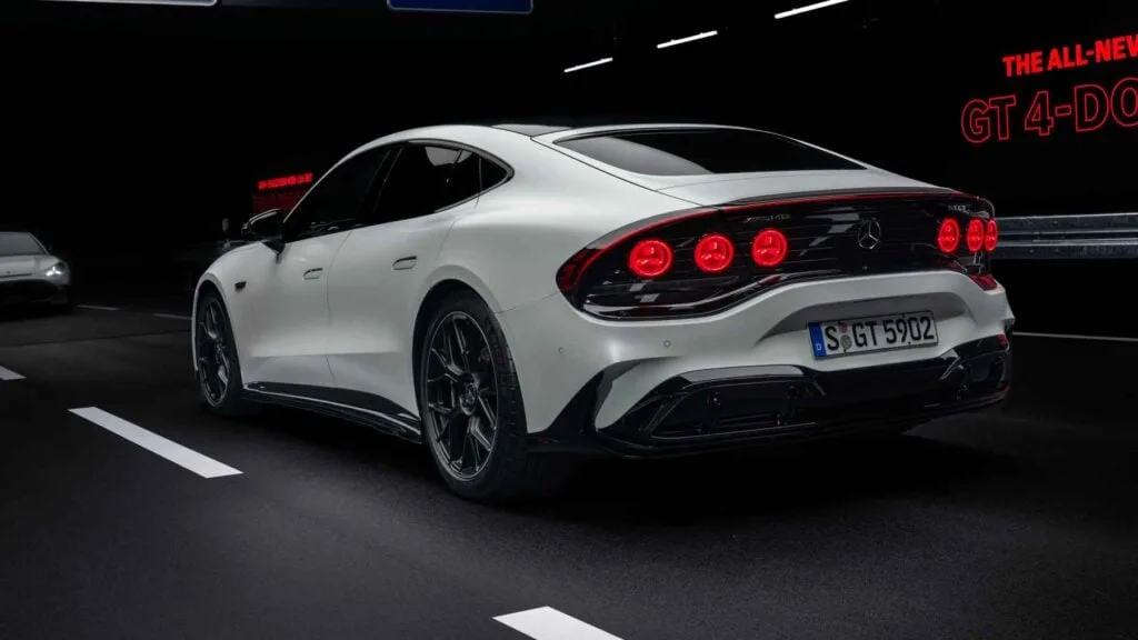Mercedes amg va a por el porsche taycan con un gt electrico de casi 1 200 cv y sonido de v8 32