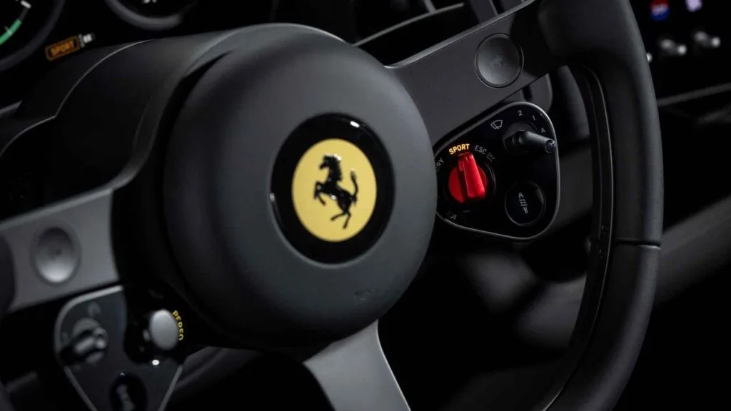 Ferrari acaba de cruzar su linea roja su primer electrico tiene 1 050 cv cuatro motores y diseno del creador del iphone 3