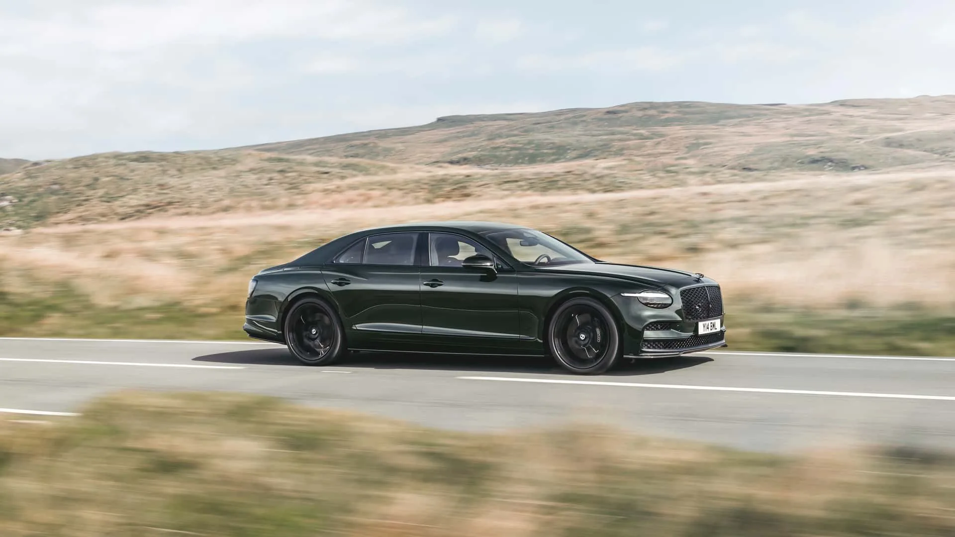 Bentley acaba de tocar uno de sus simbolos mas sagrados el flying spur dice adios a los dobles faros 1