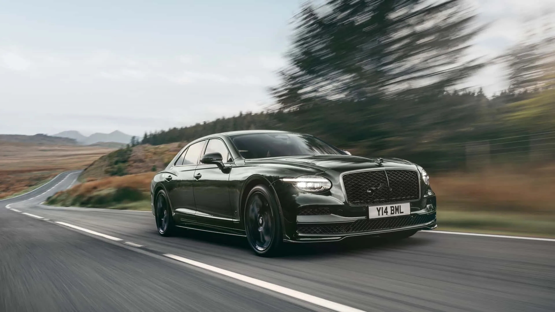 Bentley acaba de tocar uno de sus simbolos mas sagrados el flying spur dice adios a los dobles faros 14