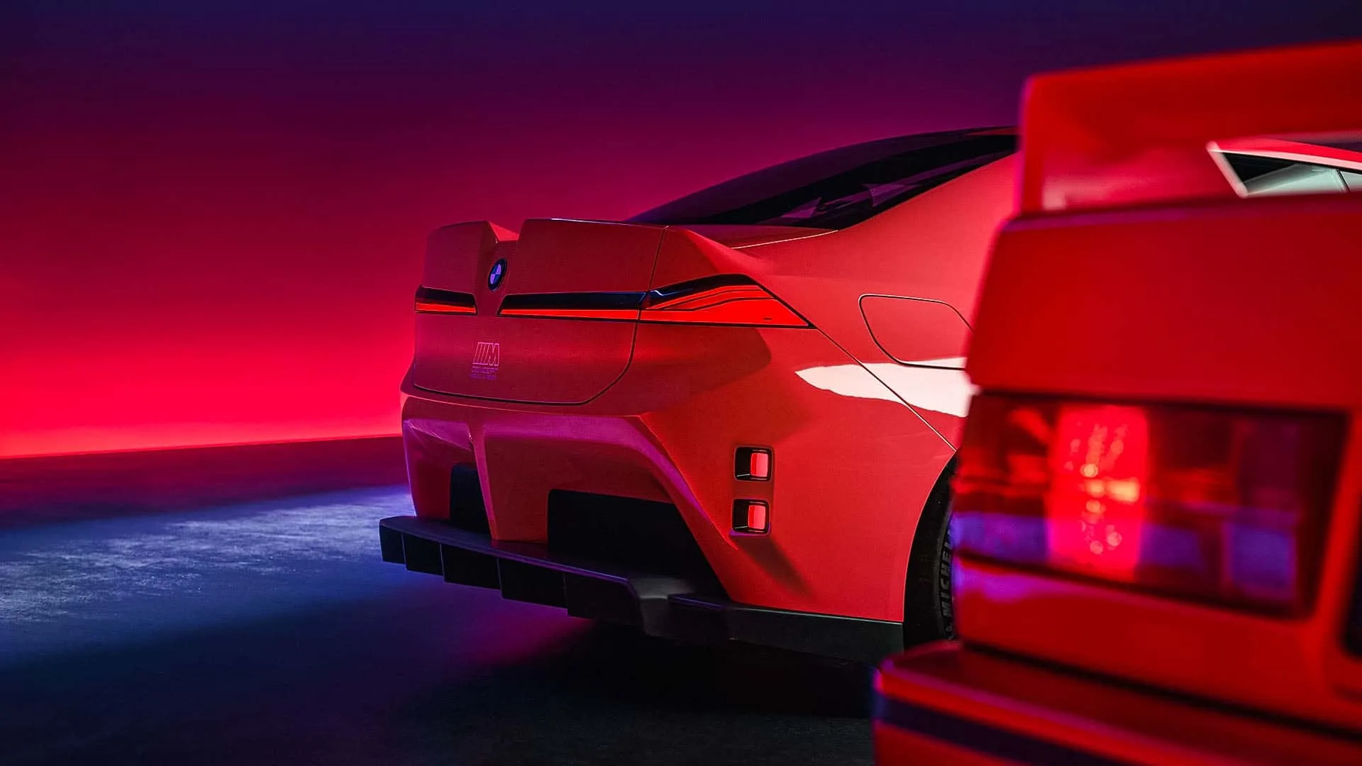 Bmw ya tiene casi listo el m3 electrico y lo ha puesto junto al e30 para pedir permiso a los puristas 62