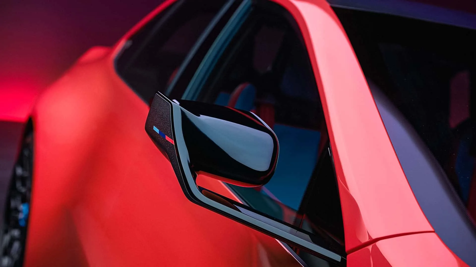 Bmw ya tiene casi listo el m3 electrico y lo ha puesto junto al e30 para pedir permiso a los puristas 66