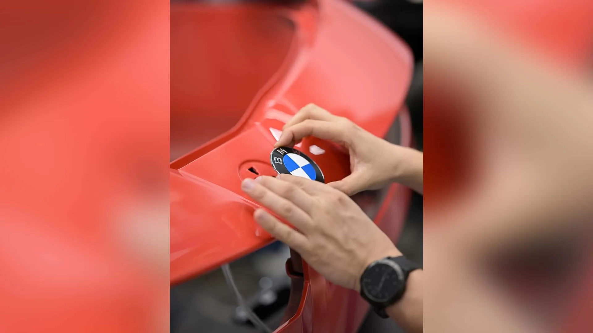 Bmw ya tiene casi listo el m3 electrico y lo ha puesto junto al e30 para pedir permiso a los puristas 68