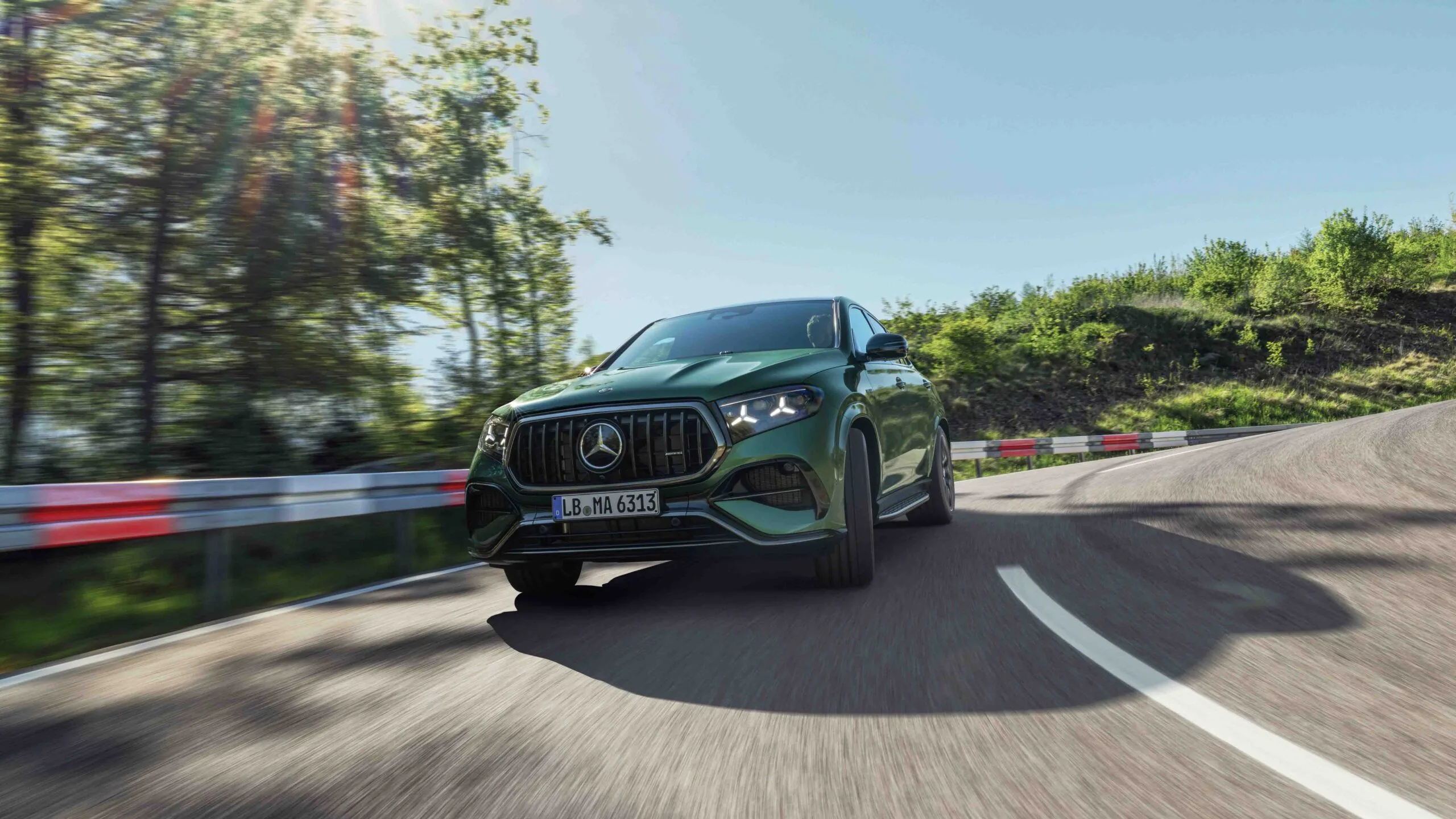 El v8 de amg no estaba muerto mercedes presenta un motor que gira mas alto suena mejor y viene para quedarse 68