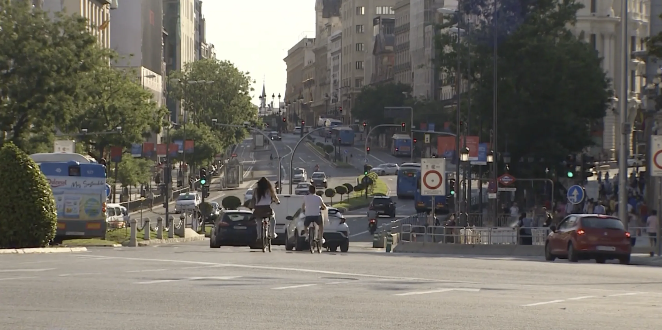 El gobierno cambia las normas de circulacion nuevas obligaciones para coches ciclistas y usuarios de patinetes 1