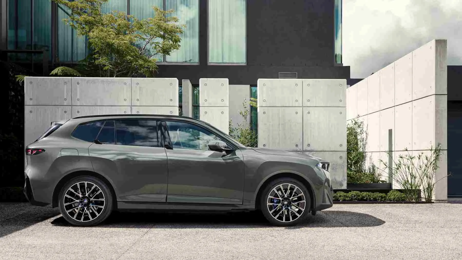 El nuevo bmw x5 sera el suv de las mil caras combustion electricidad e hidrogeno en una misma familia 10