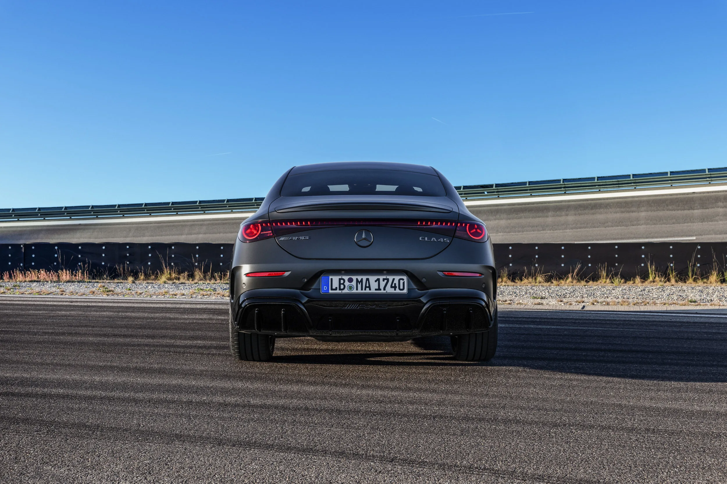 Mercedes amg responde a los puristas con cifras 680 cv tres motores y el cla mas potente jamas fabricado 13