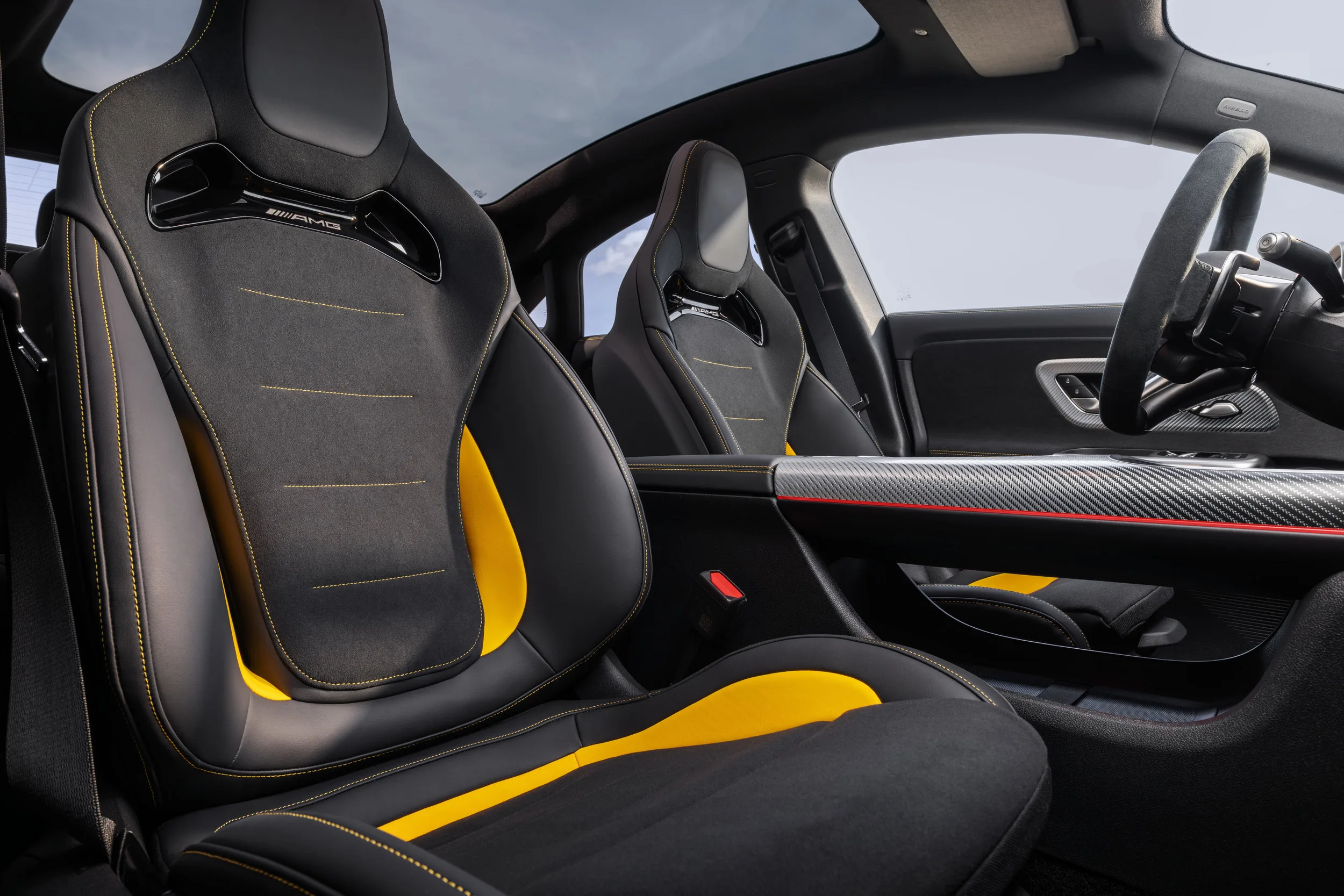 Mercedes amg responde a los puristas con cifras 680 cv tres motores y el cla mas potente jamas fabricado 26