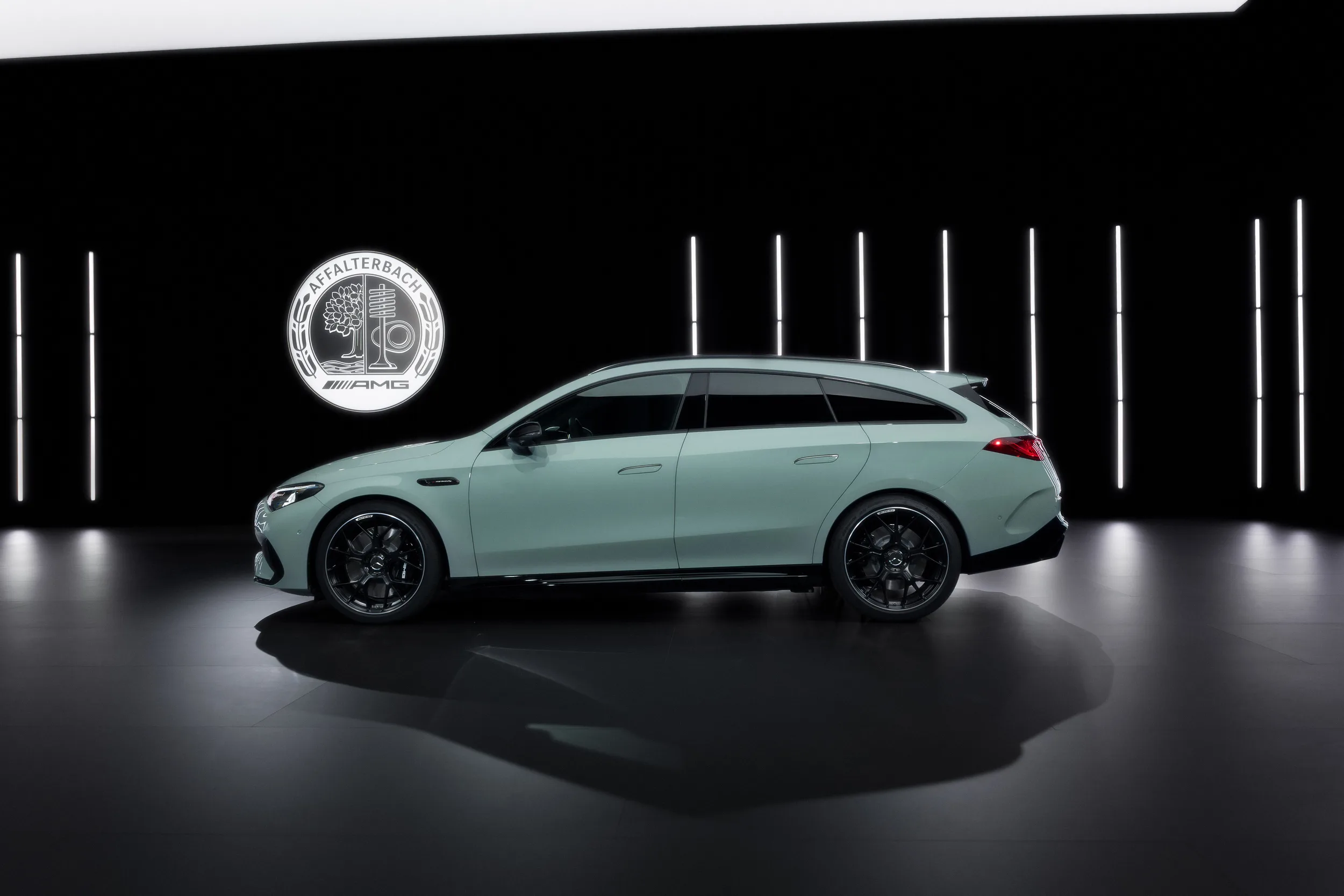 Mercedes amg responde a los puristas con cifras 680 cv tres motores y el cla mas potente jamas fabricado 50