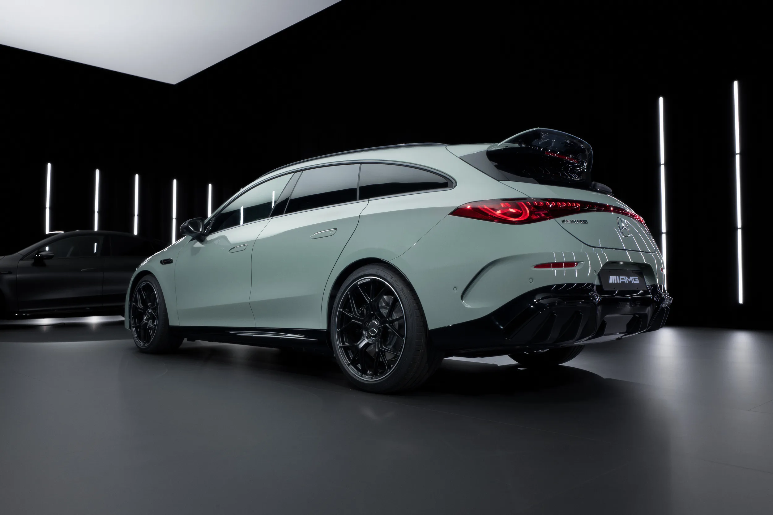 Mercedes amg responde a los puristas con cifras 680 cv tres motores y el cla mas potente jamas fabricado 52
