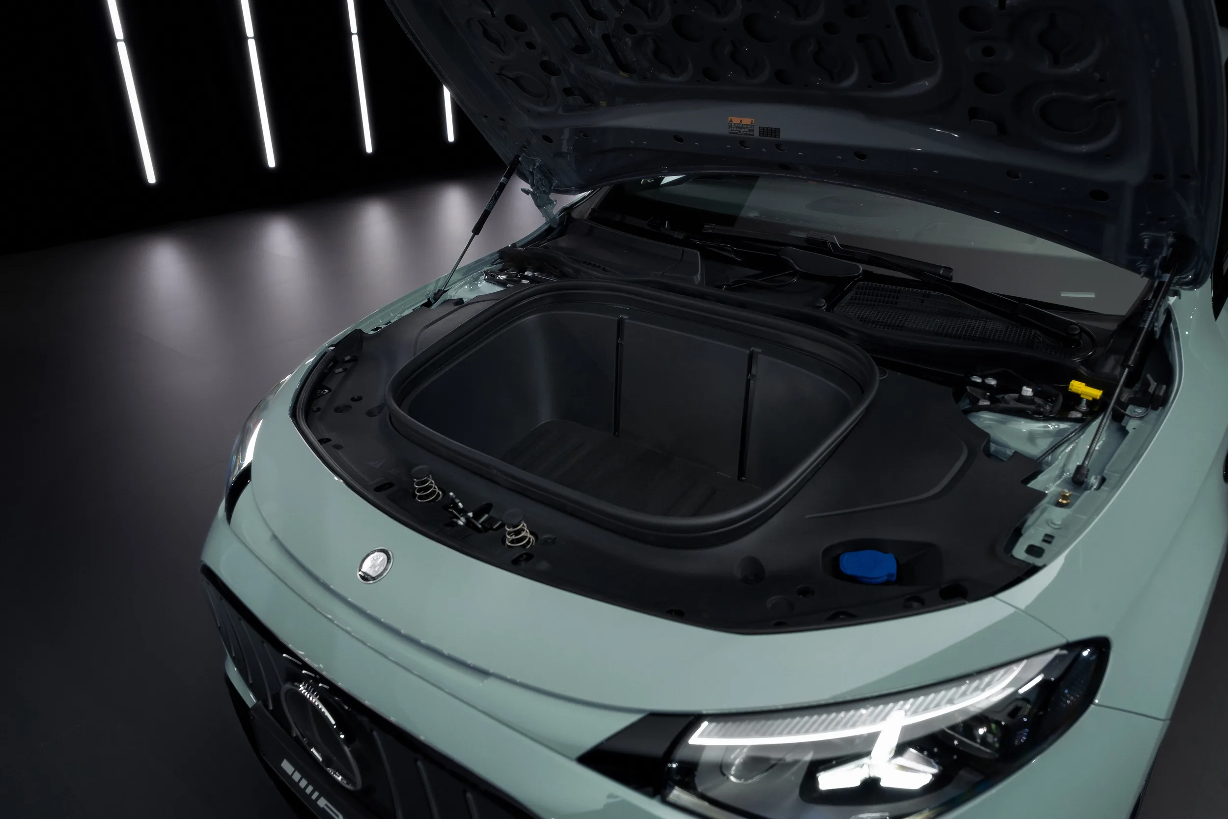 Mercedes amg responde a los puristas con cifras 680 cv tres motores y el cla mas potente jamas fabricado 54