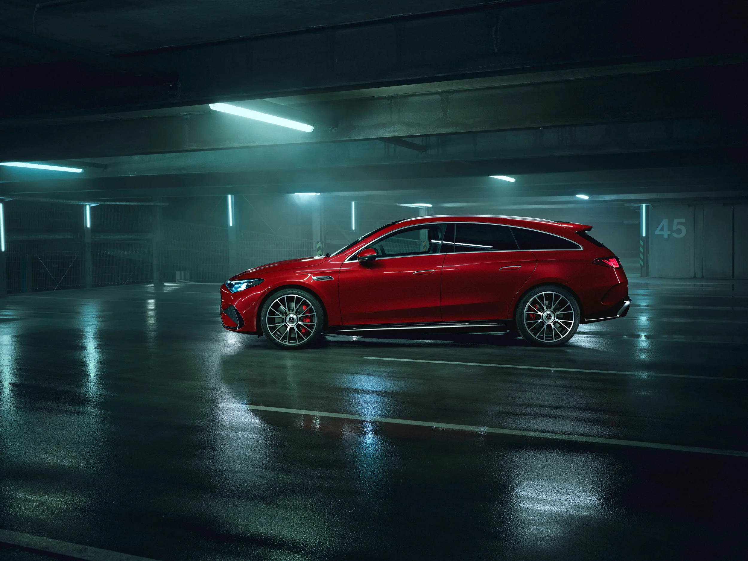 Mercedes amg responde a los puristas con cifras 680 cv tres motores y el cla mas potente jamas fabricado 59