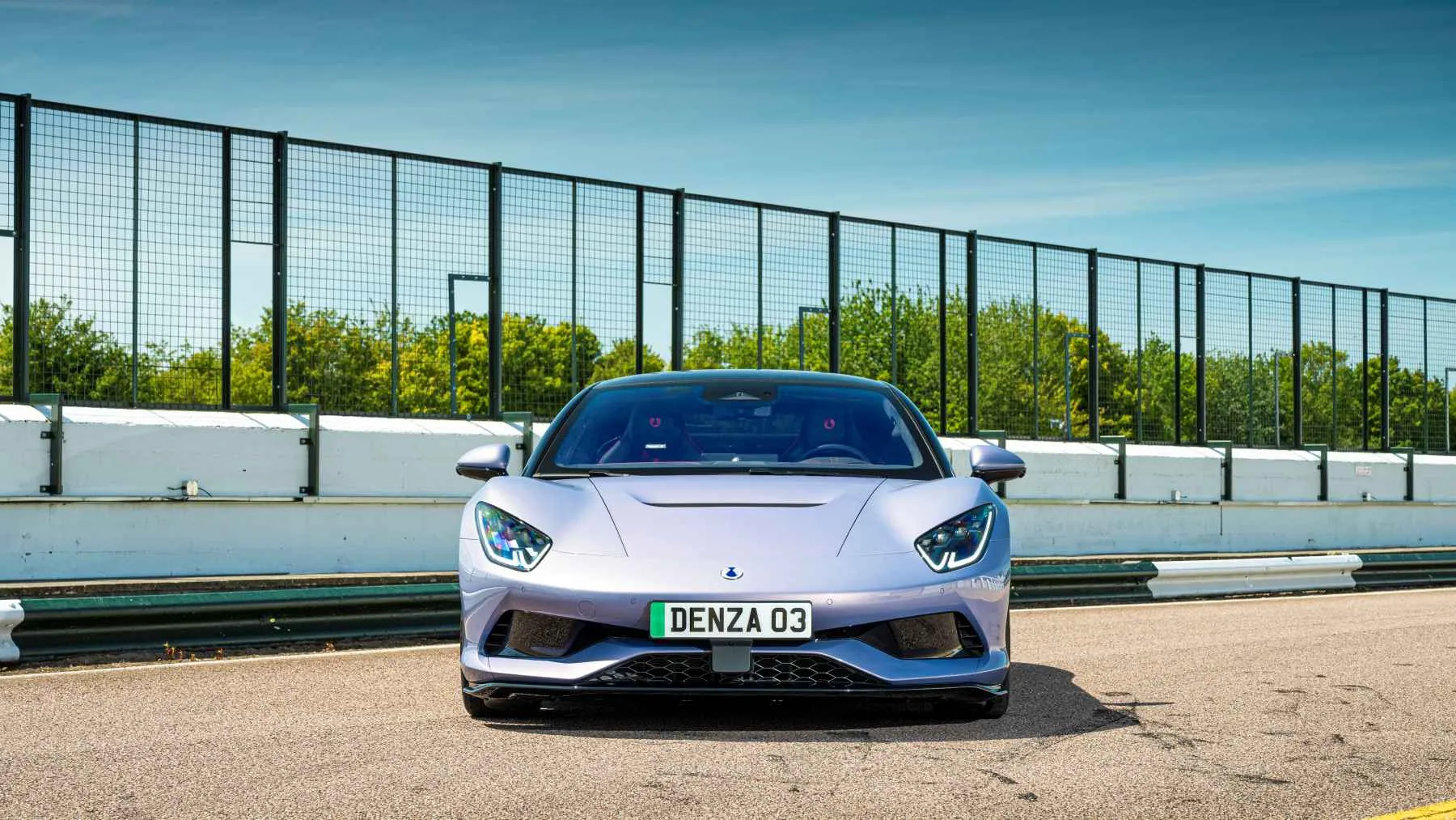Mas del doble de potencia que un 911 turbo s y mas barato que un gts asi es el denza z 24