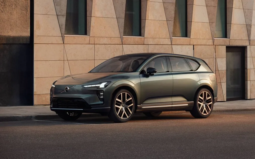 Volvo ya prepara el sustituto del ex40 mas barato mas autonomia y tecnologia de 800 voltios 1