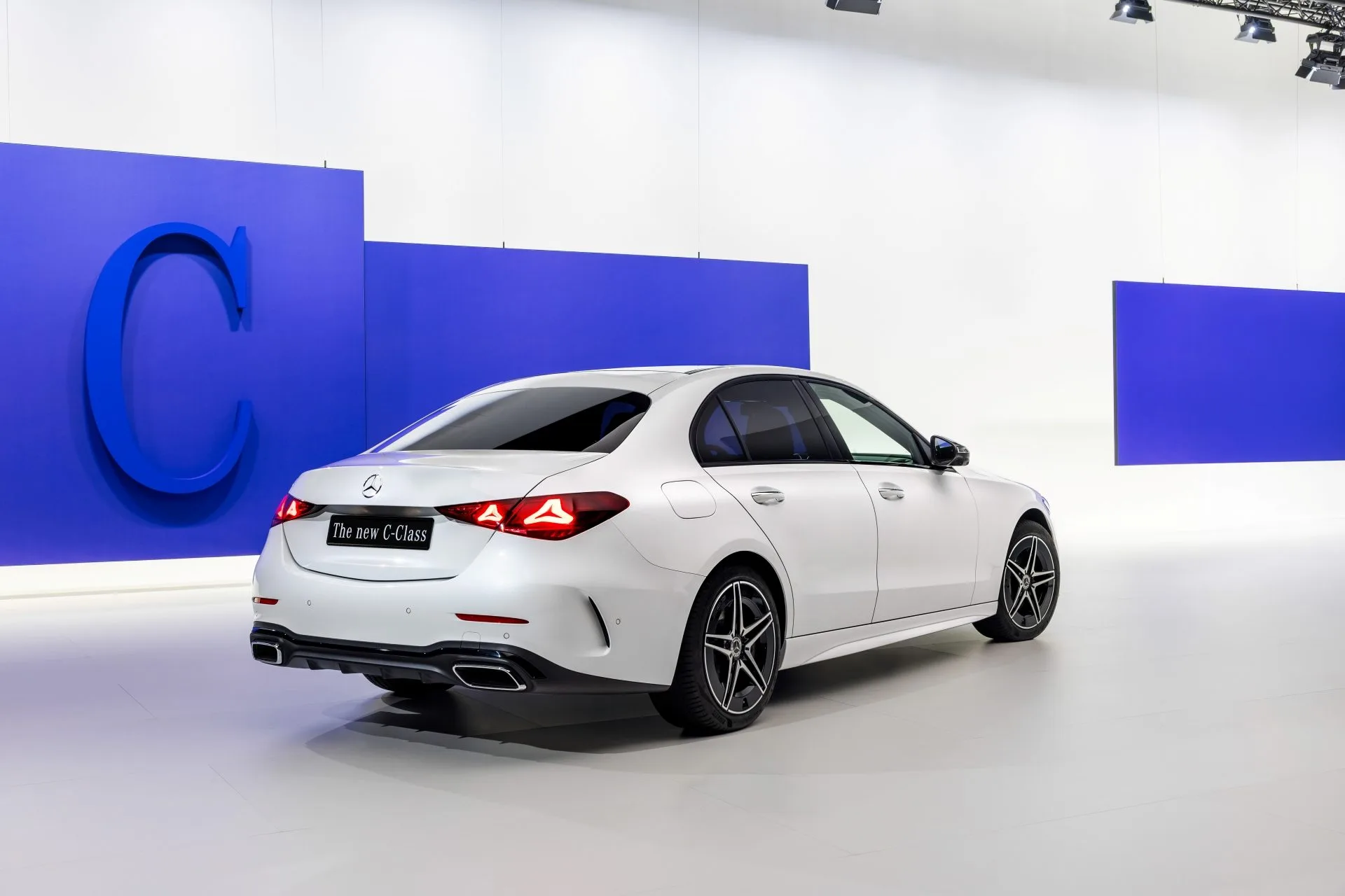 El clase c se resiste a morir mercedes lo renueva profundamente y mantiene hasta un diesel de 200 cv 22