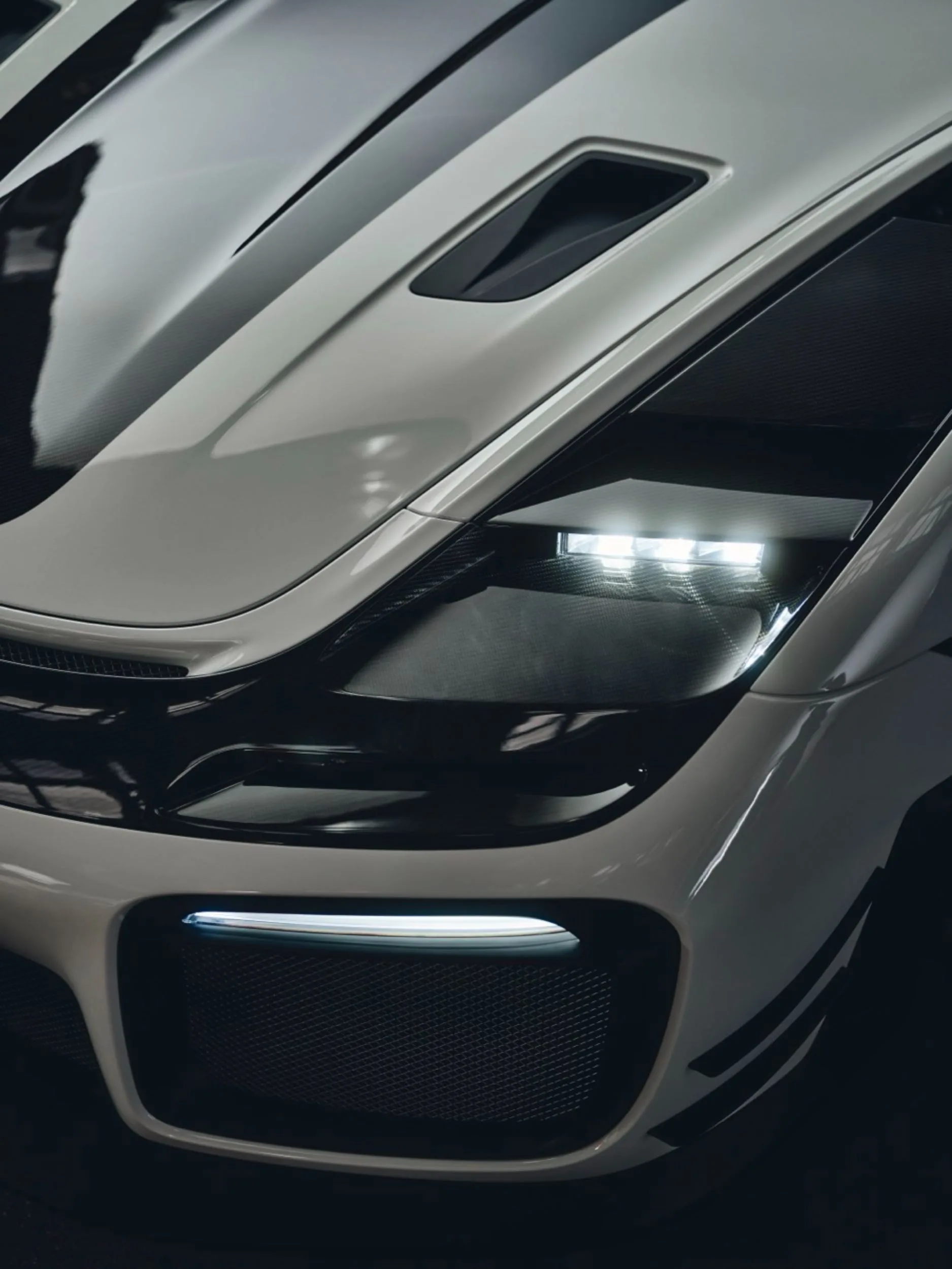 El porsche 911 sin faros de los 80 esta de vuelta un brutal gt2 rs creado para un unico cliente 13
