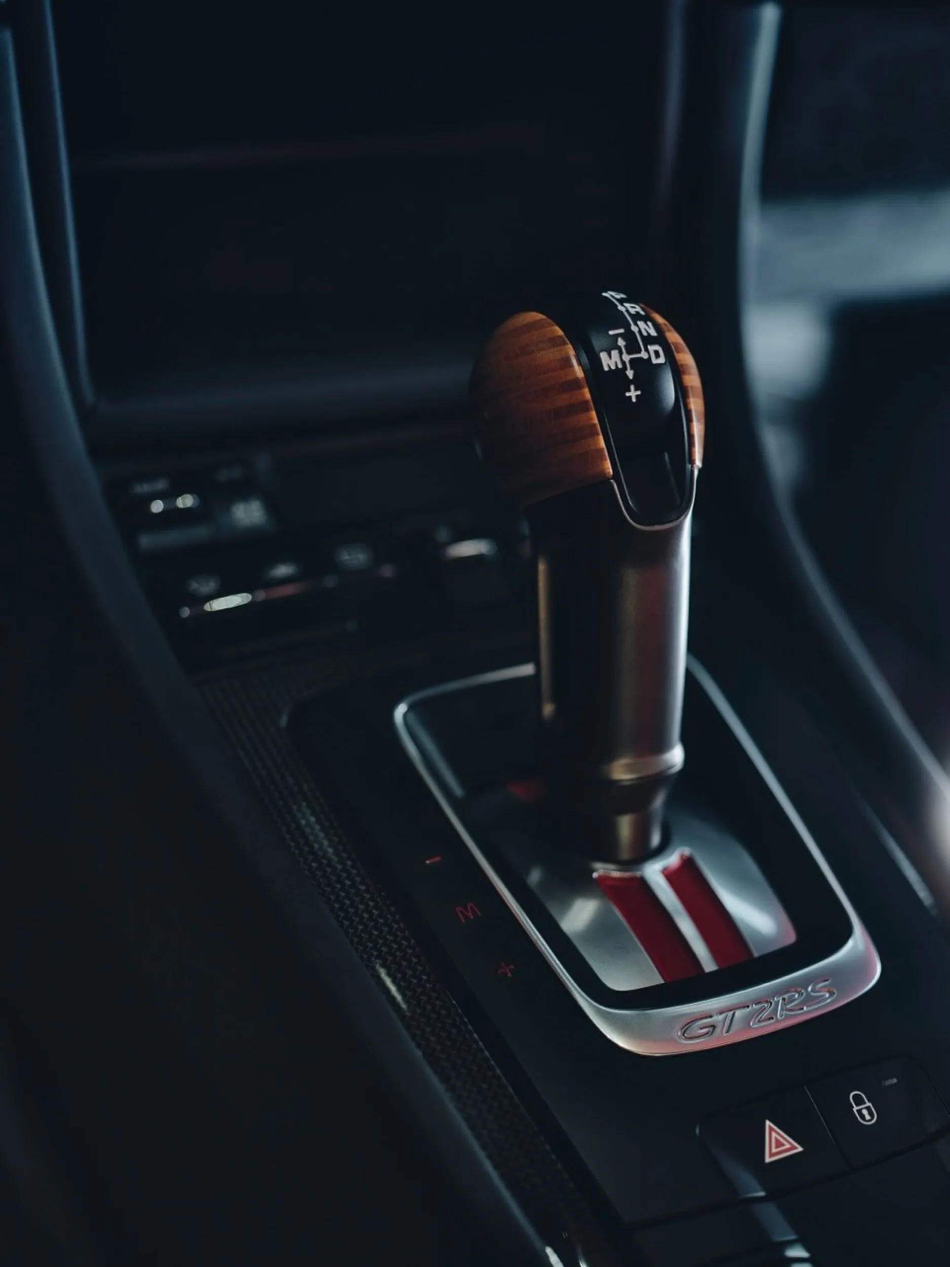 El porsche 911 sin faros de los 80 esta de vuelta un brutal gt2 rs creado para un unico cliente 20