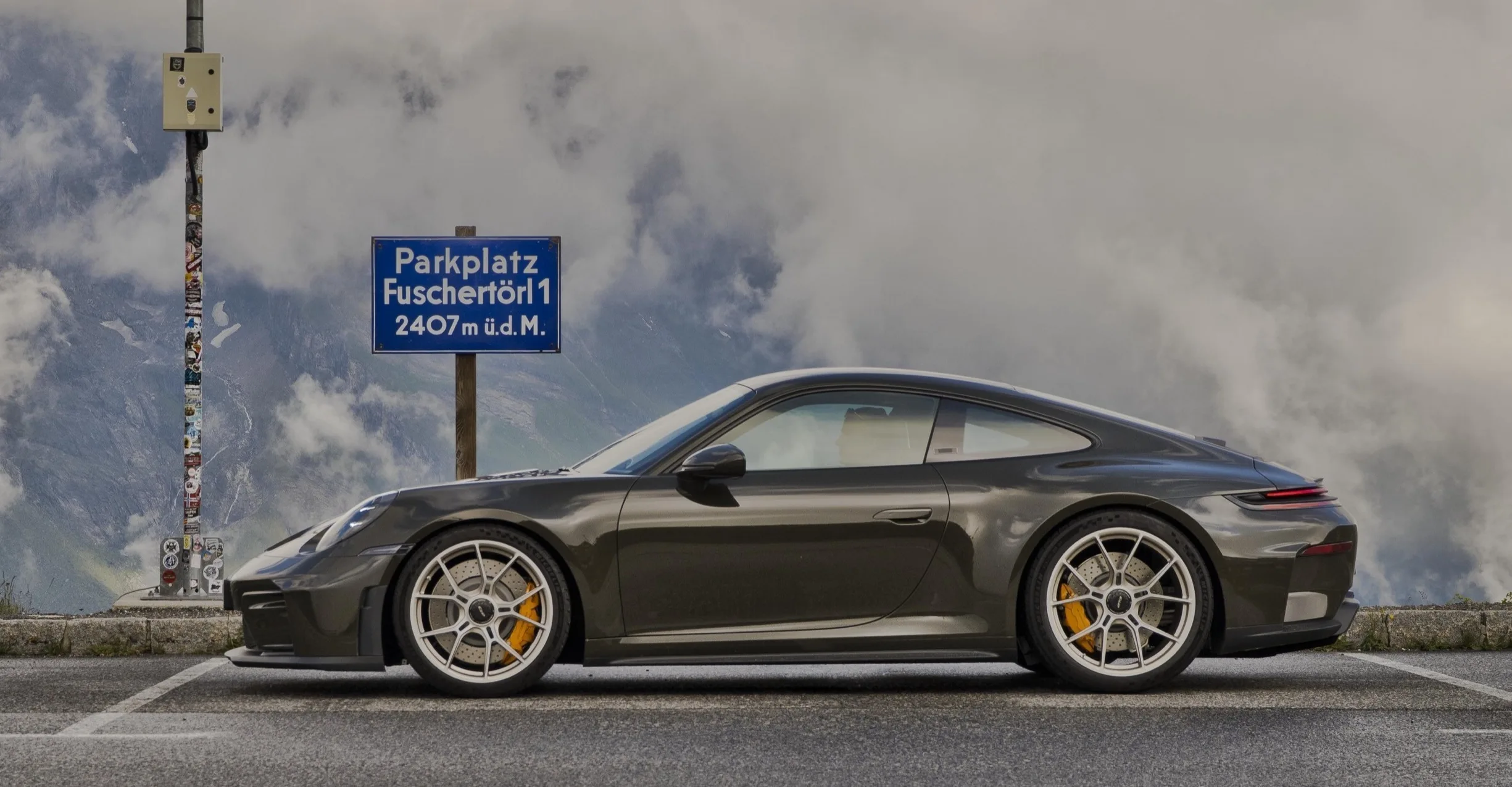 Porsche crea un 911 gt3 para devorar puertos de montana cambio manual y solo 100 unidades 3