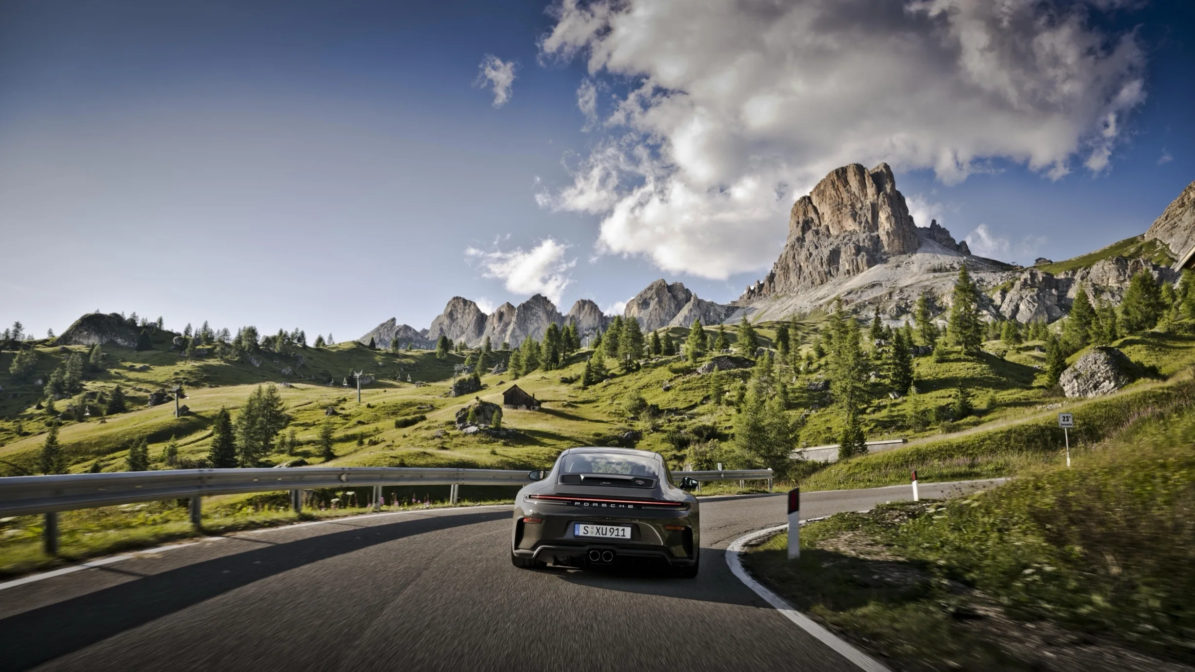 Porsche crea un 911 gt3 para devorar puertos de montana cambio manual y solo 100 unidades 20