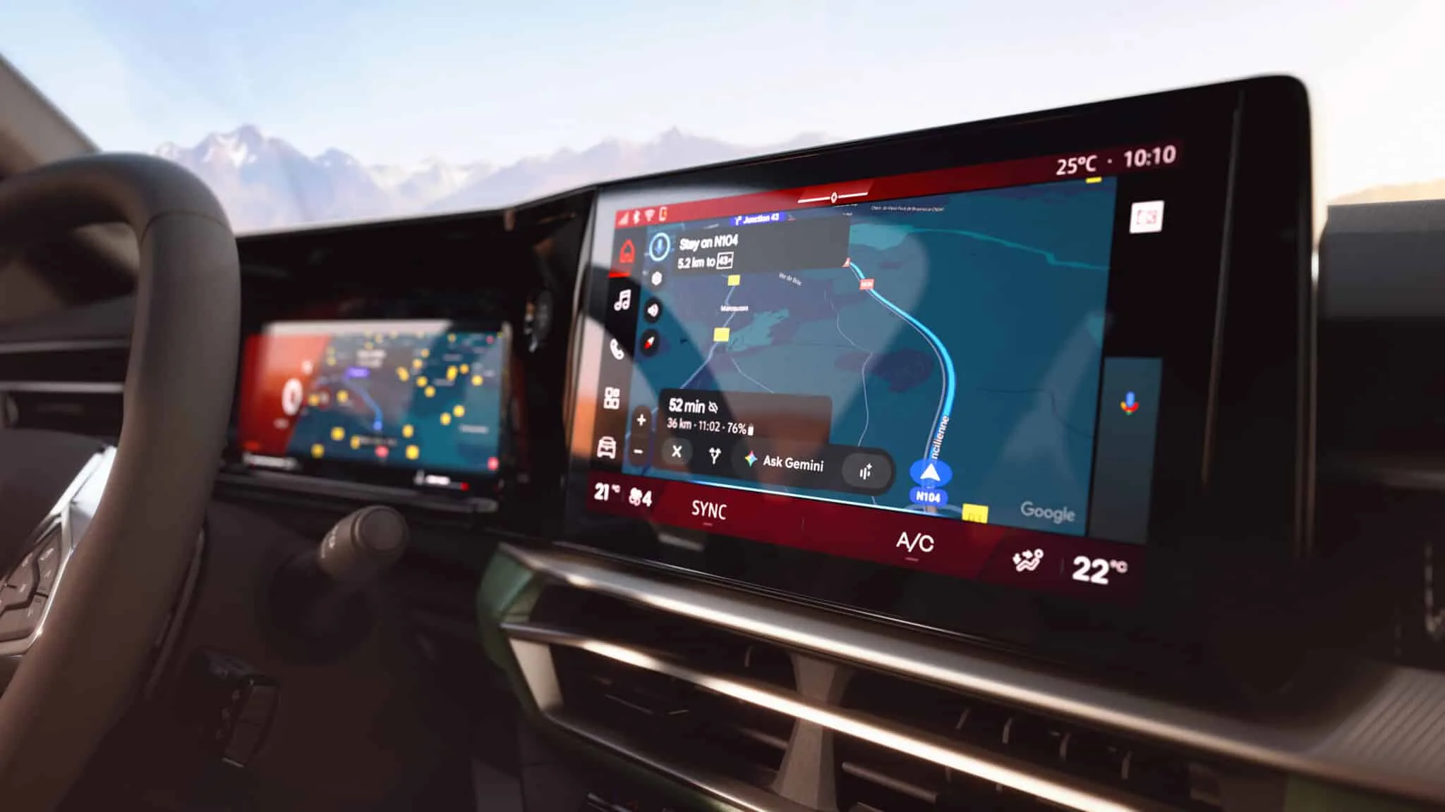 Interior delantero de la Renault Niagara, con volante y doble pantalla.