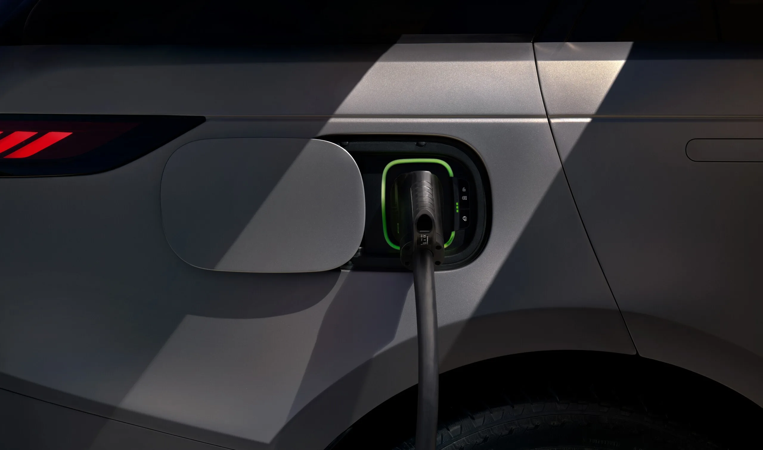 Detalle del volante y sus mandos