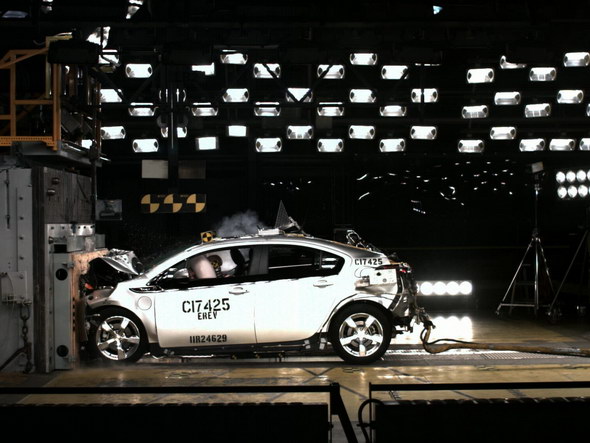 Chevrolet-Volt-crash-test-1