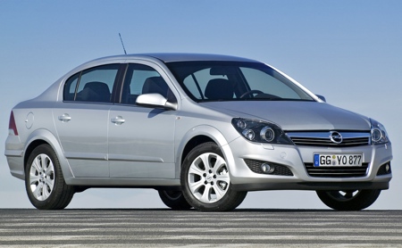 Opel Astra Sedán