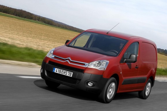 citroen-berlingo-furgon-circulando-1