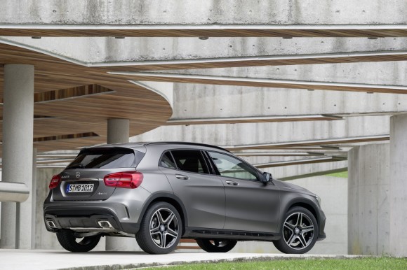 mercedes-gla-2014-27